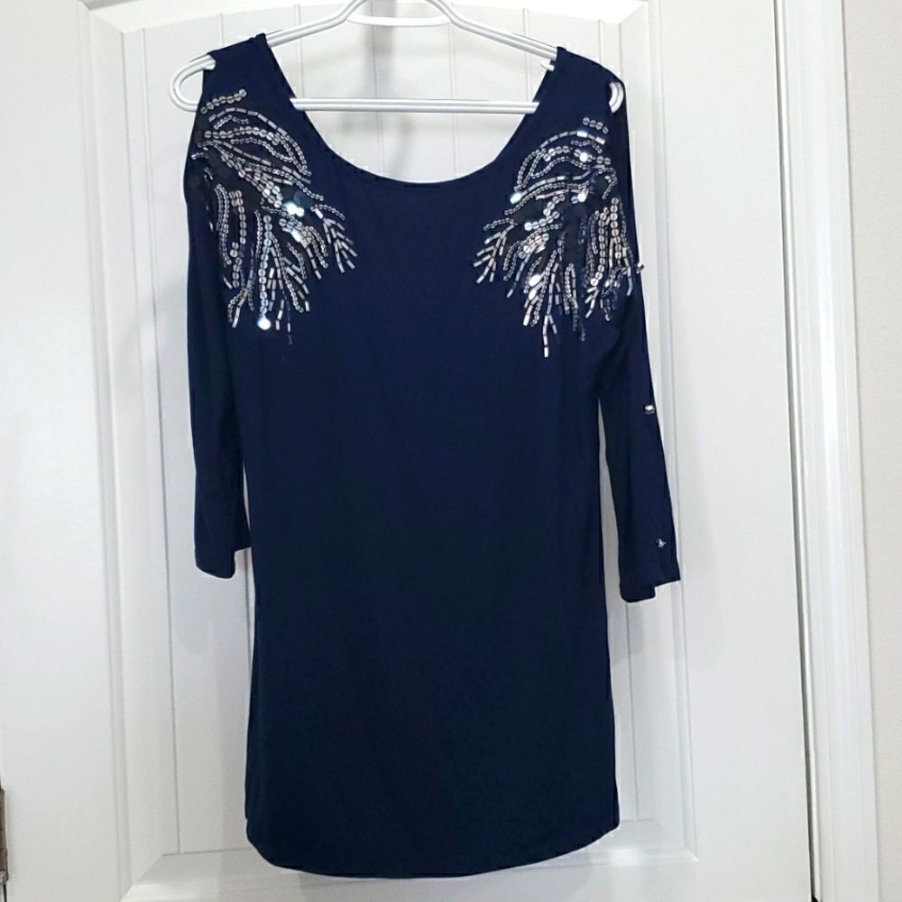 BKE, Buckle Boutique, Cold shoulder Navy beaded top. Scoop neckline & V back. L